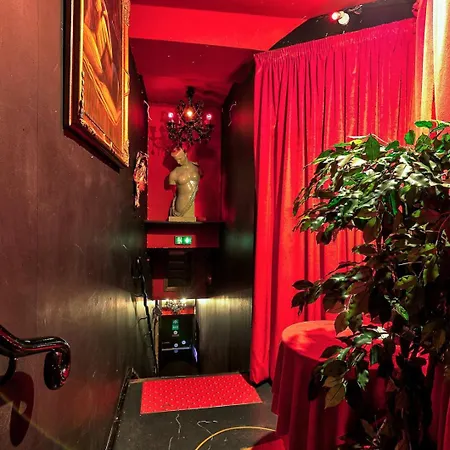 363 - Superb Studio In Apartment